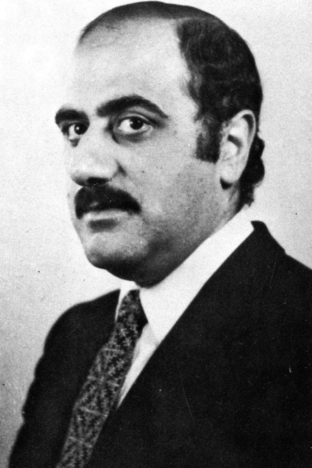 Gianfranco Barra as funzionario del Totocalcio in Giggi il bullo