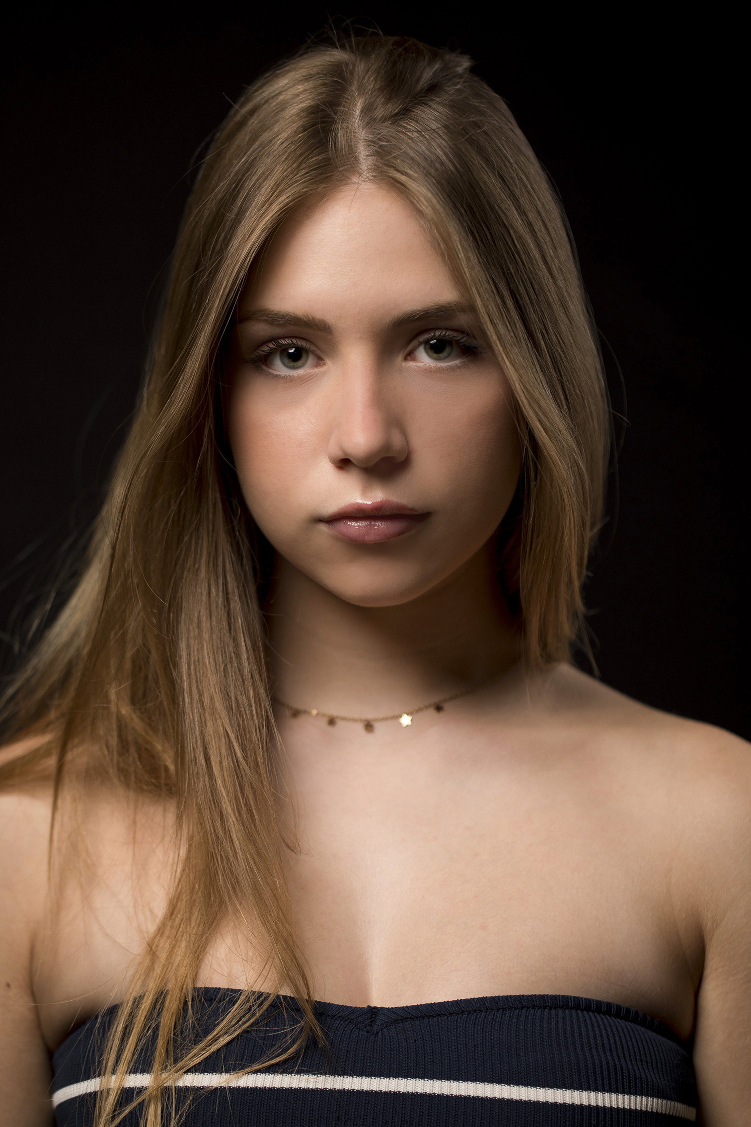 Olga Navarro as Blanca in La traición de Carol