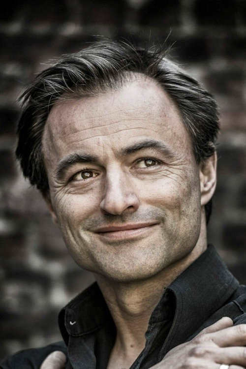 Dimitri Leue as Jean-Mark in Team Spirit: De serie