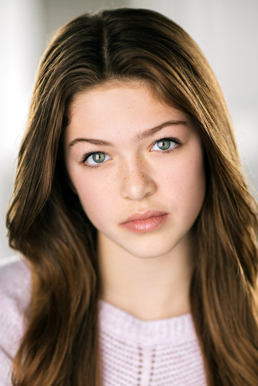 Maesa Nicholson as Chloe in A Magical Christmas Village