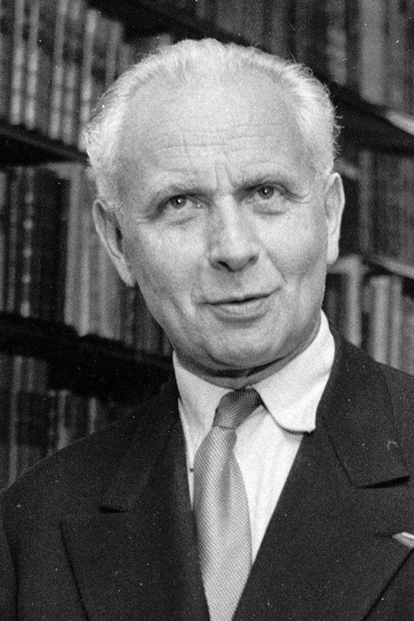 Louis Aragon as Narrator in Horizons...
