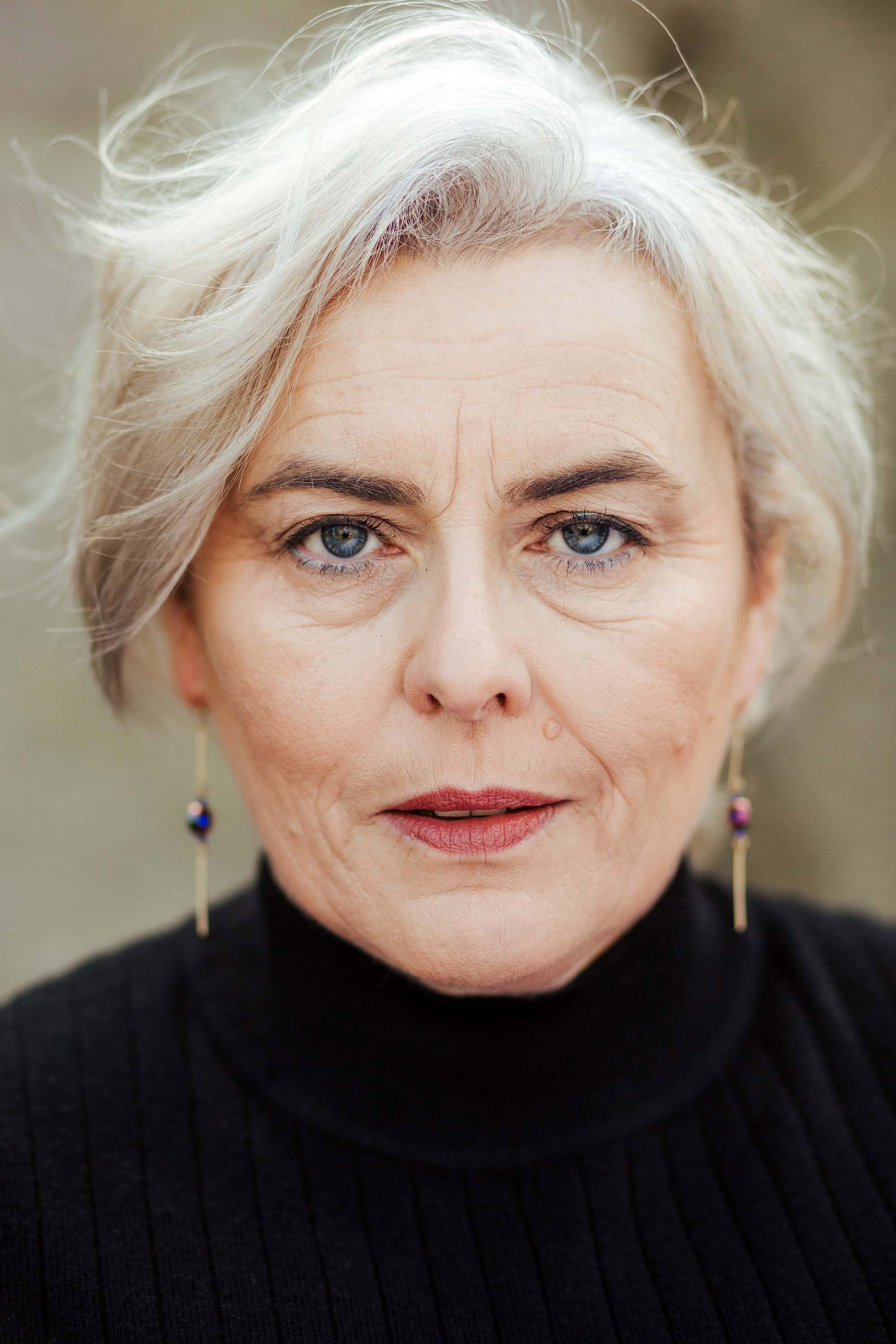 Emer Casey as Eleanor Cullen in STUCK