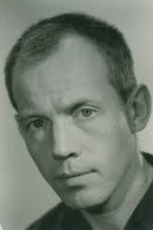Axel Düberg as August von Hartmansdorff in Nya himlar och en ny jord