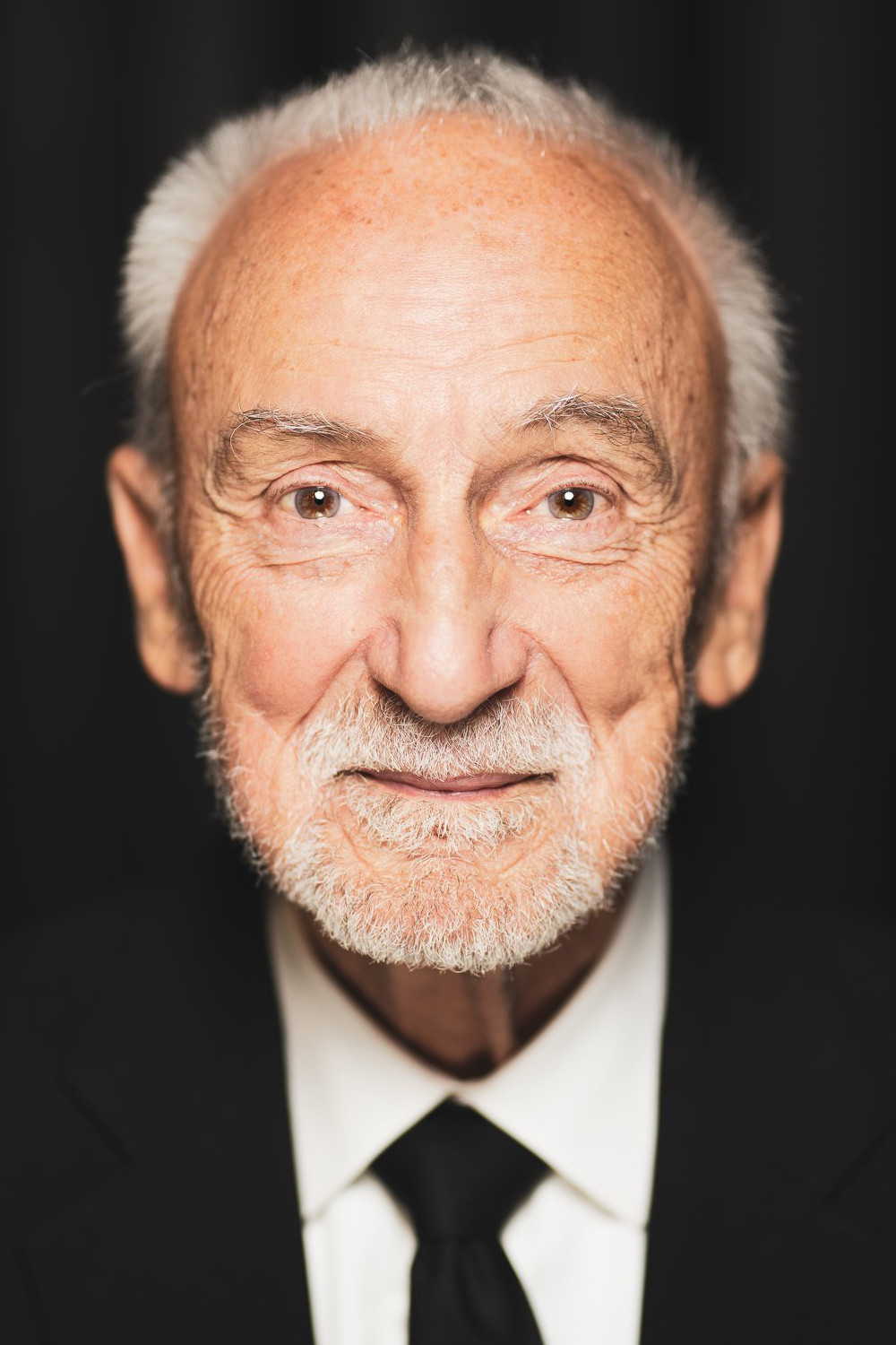 Yvon Deschamps as Jacques Martin in Hold on to Daddy's Ears