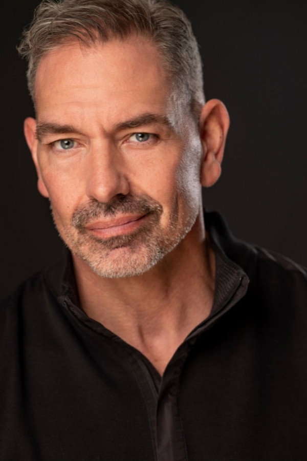 Dan Kyle as Hunter in Warmuffin