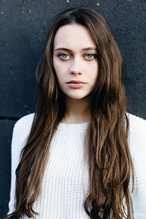 Mercedes Müller as Tyler in Echos
