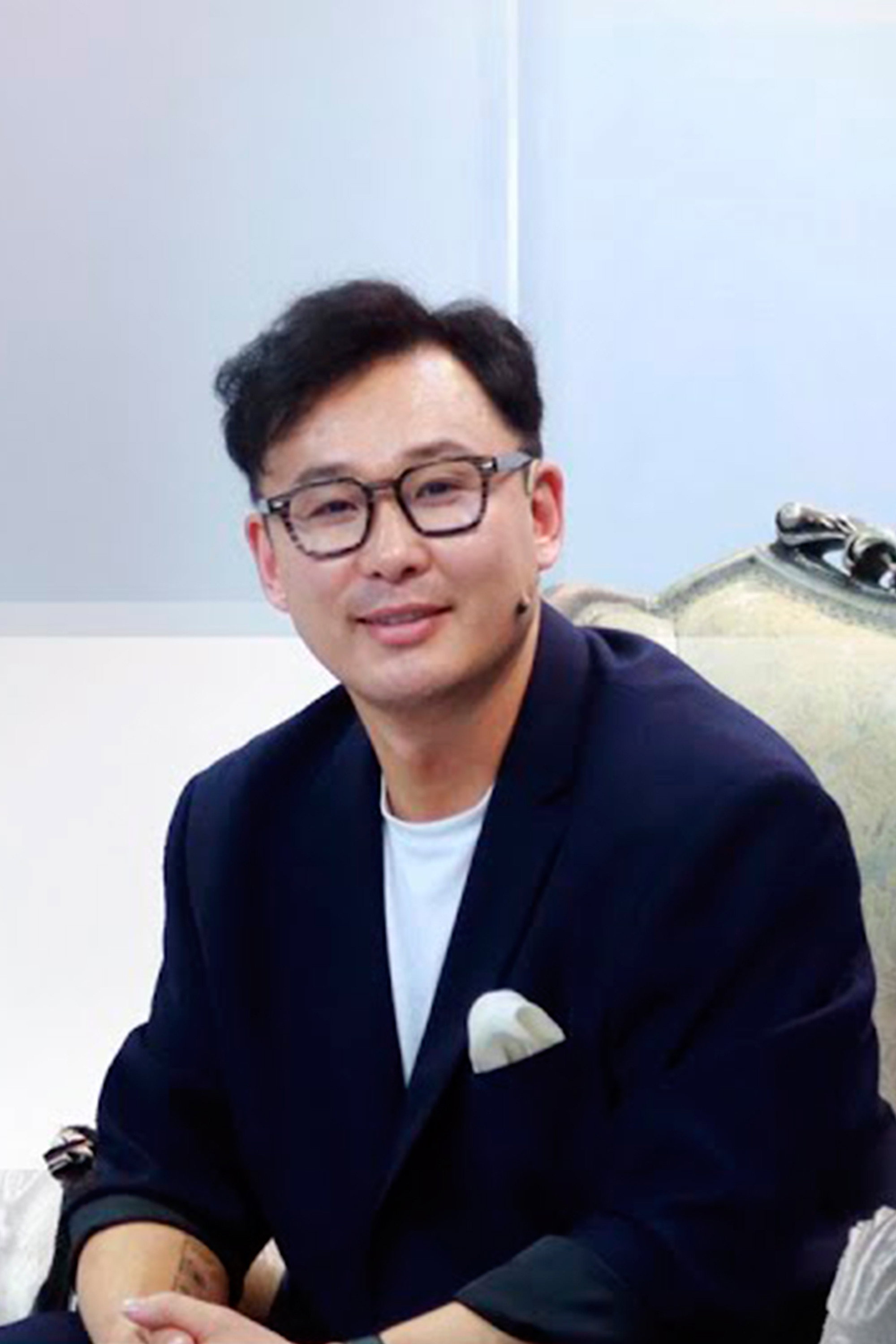 Uuganbayar Enkhbat as Narankhuu in Whisperer