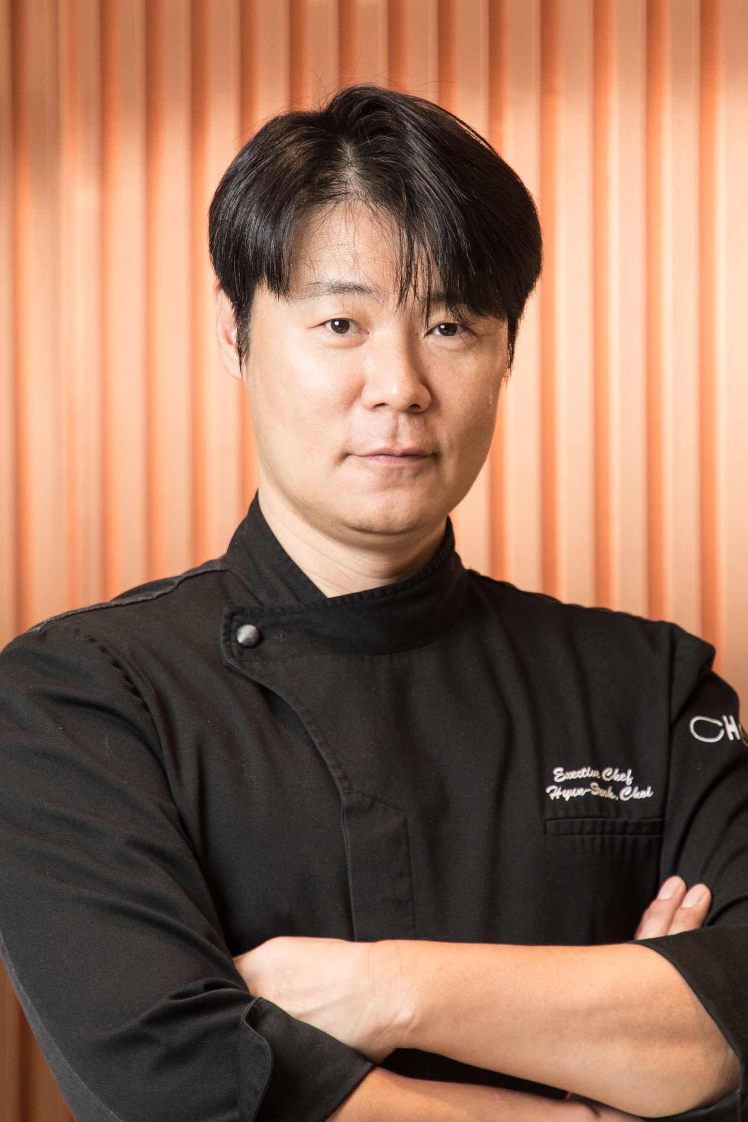 최현석 as Self in Chef & My Fridge