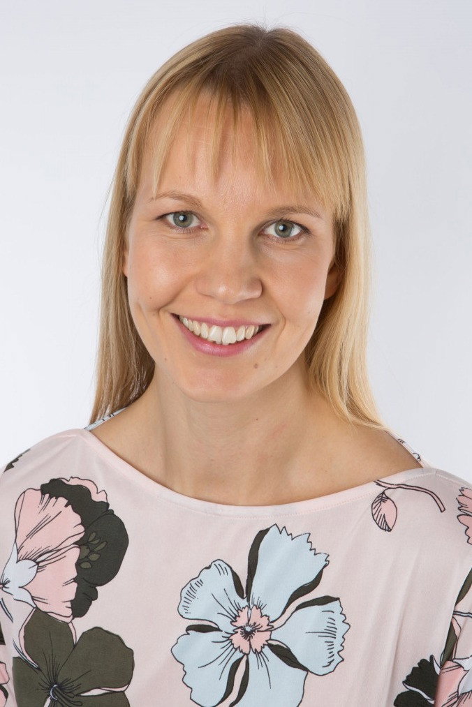 Laura Nõlvak as Terje in Come Sit With Us