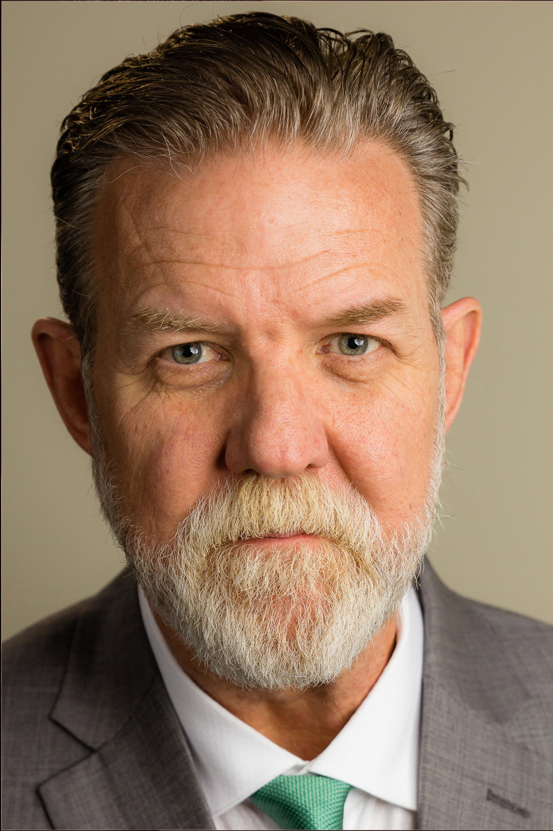 Barry Clifton as Newscaster (VO) in 10/31