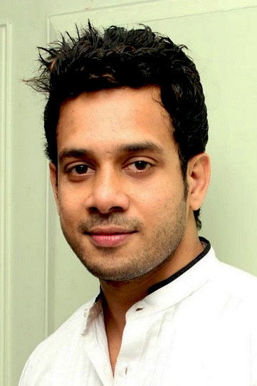 Bharath Srinivasan as Manikandan in Thalaimai Seyalagam