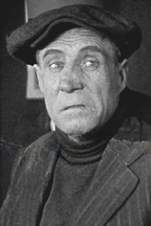 Steve Murphy as Broken Nose McGee in Justice of the Far North