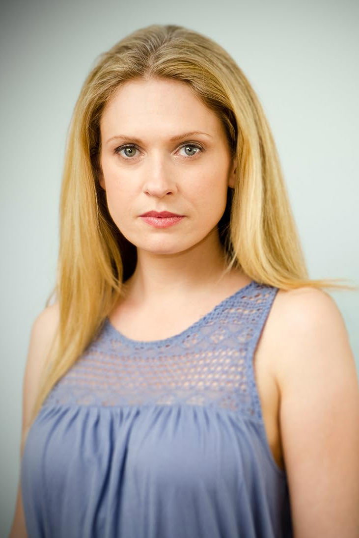 Mary Krohnert as Anna in Neil