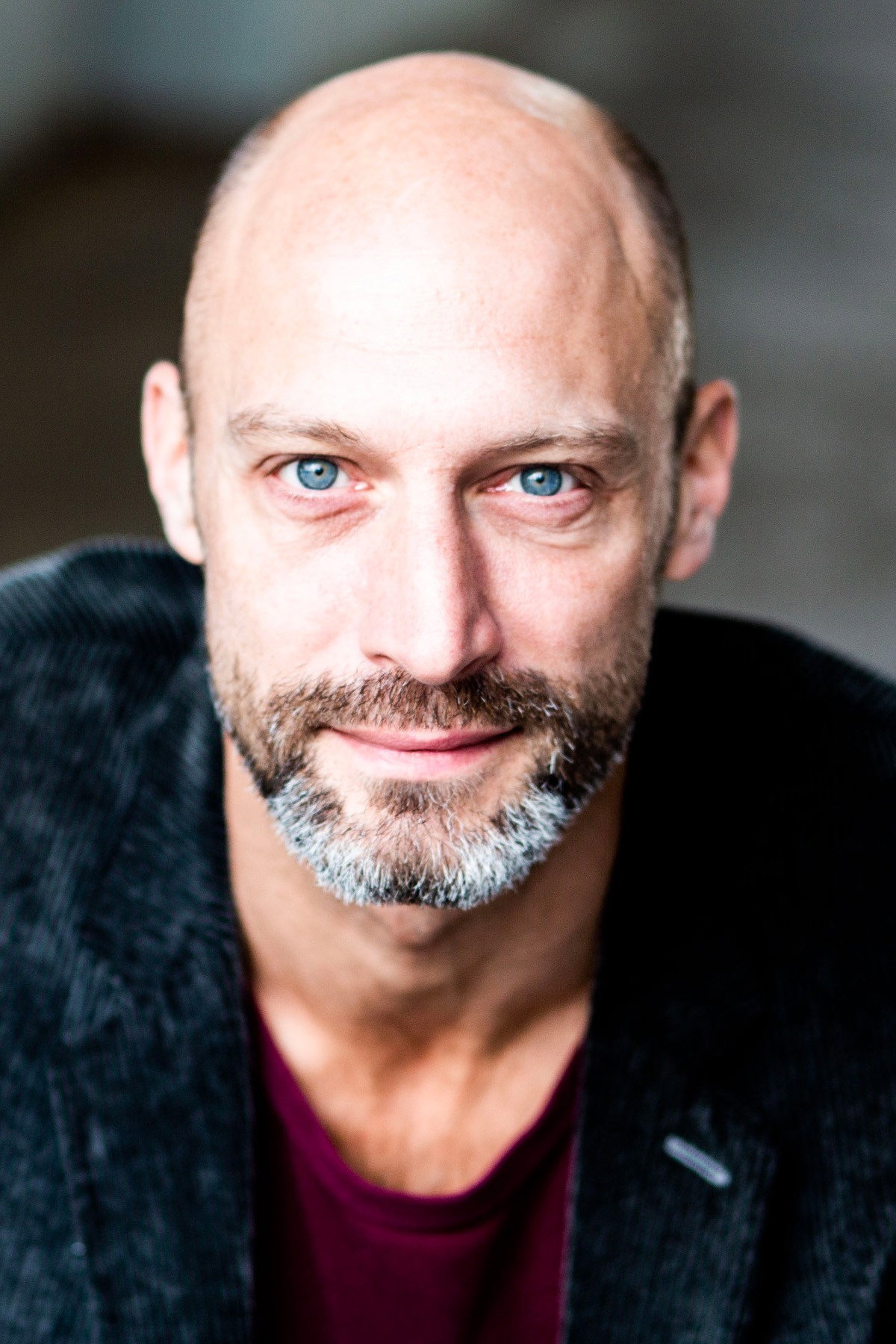 Andreas Grötzinger as Father in Between