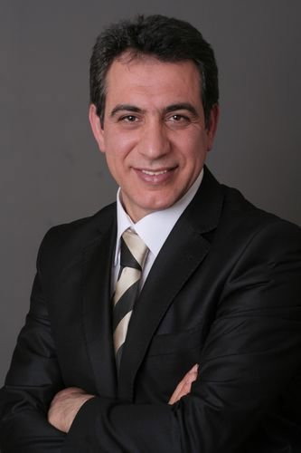 Aziz İzzet Biçici as Murat (Driver) in Keşif