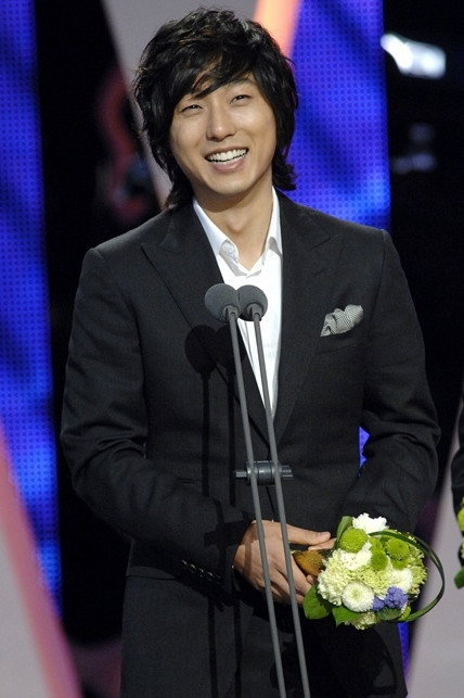 Lee Seung-hyo as Jung Eun-Soo in Hair Show