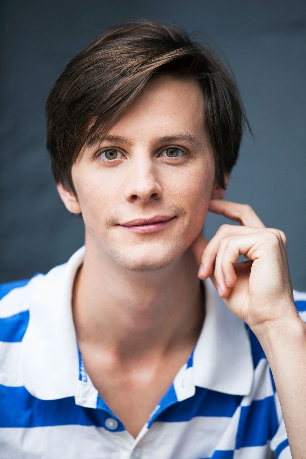 Jonathan Beck as Robin in Clowns