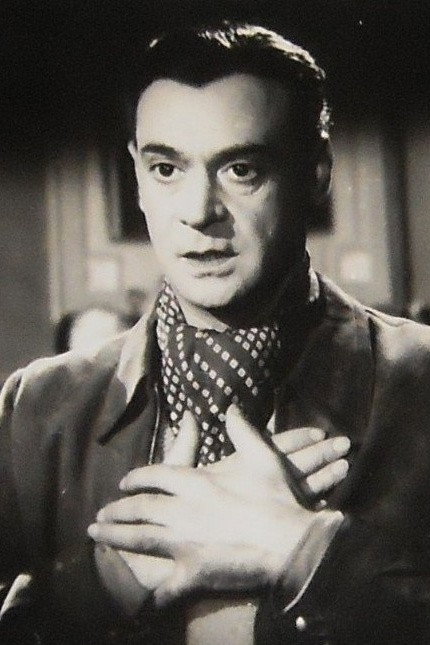 Luis Sandrini as Ángel Fossatti in Chafalonias