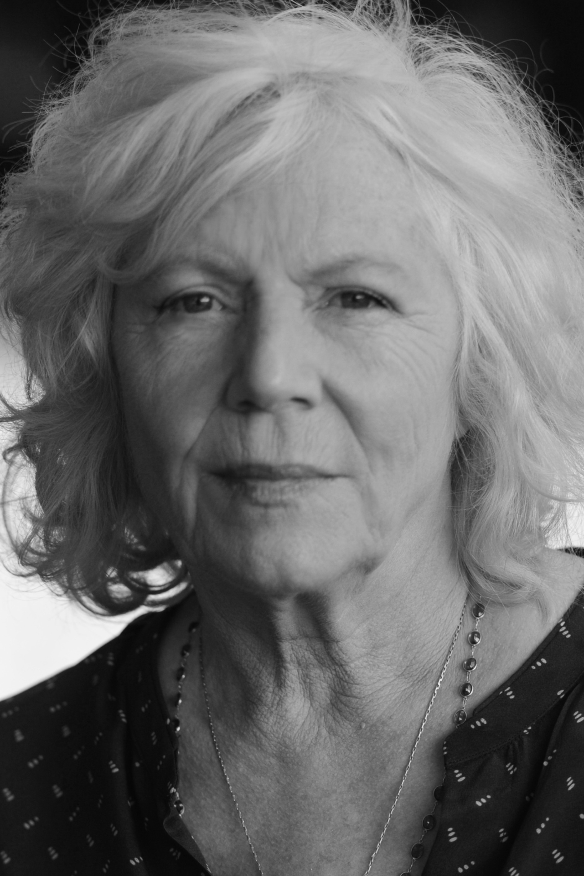 Angelika Bender as Waltraud Giesbeck in Siebenbirken