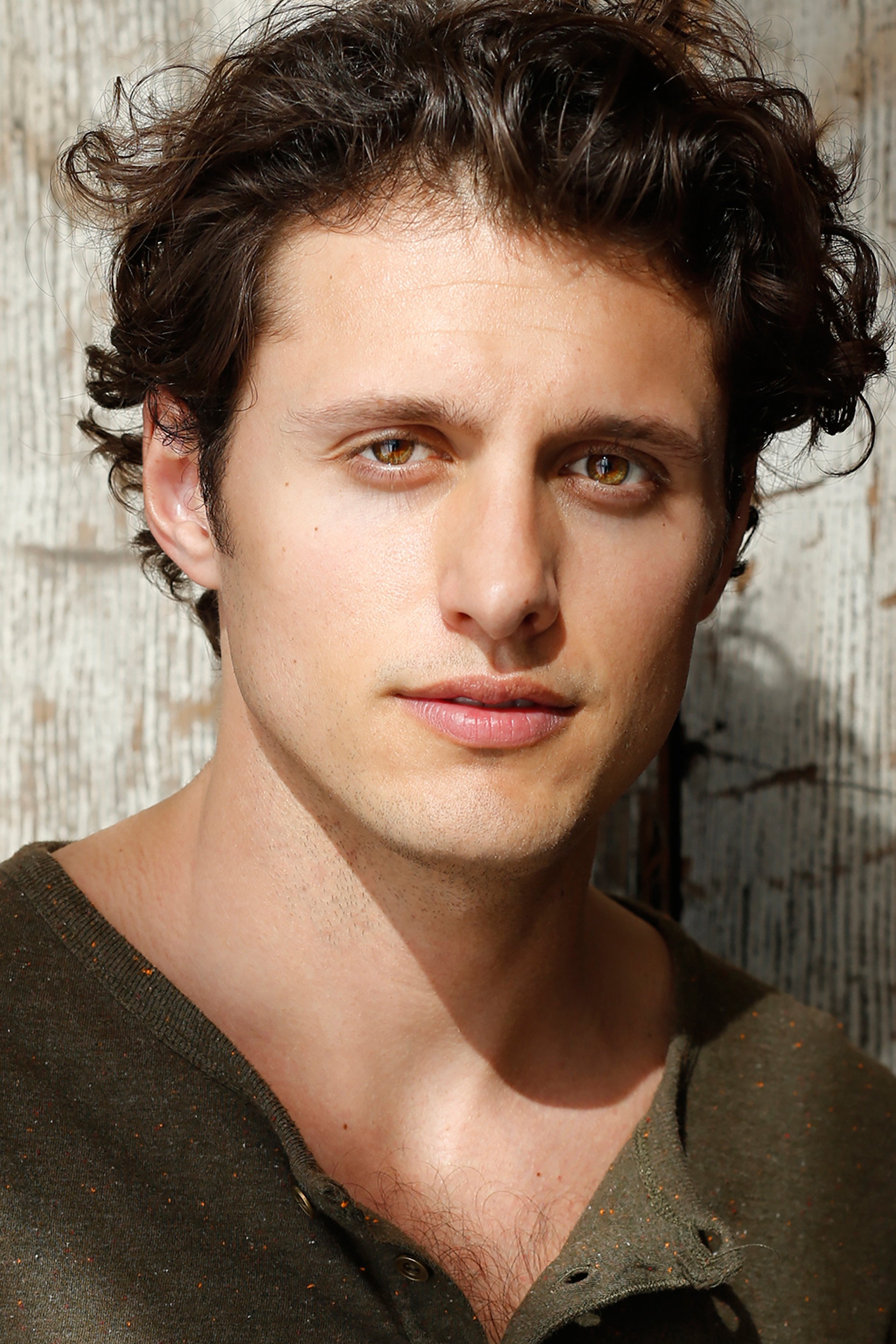 Michael Vlamis as Michael Guerin in Roswell, New Mexico
