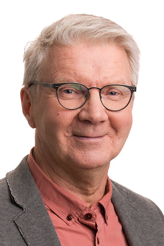 Pirkka-Pekka Petelius as Jon's friend in Jon