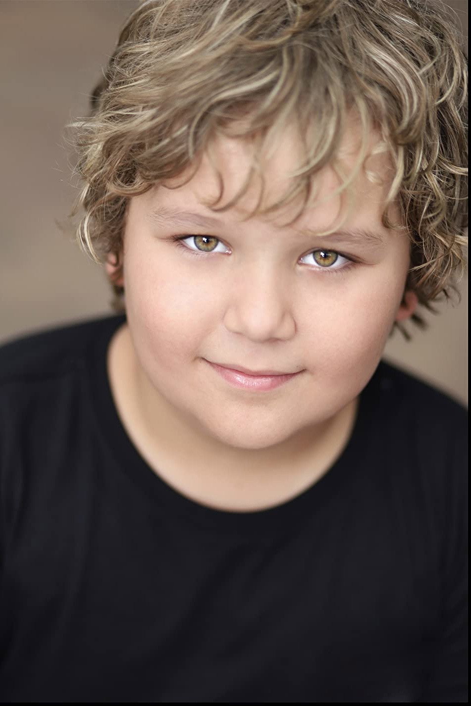 Charlie Whitley as Max in Little Monsters