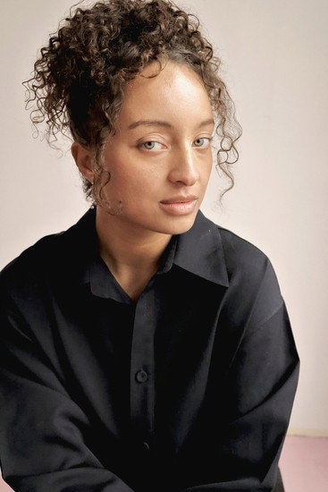 Eleejah Noah as Sophie Copra in Mort sur terre battue