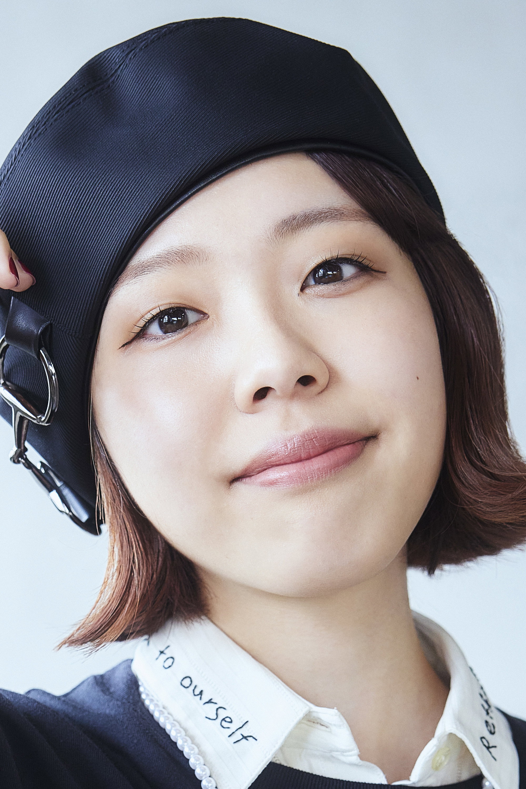 凪都 as Tomo Ebizuka (voice) in Girls Band Cry