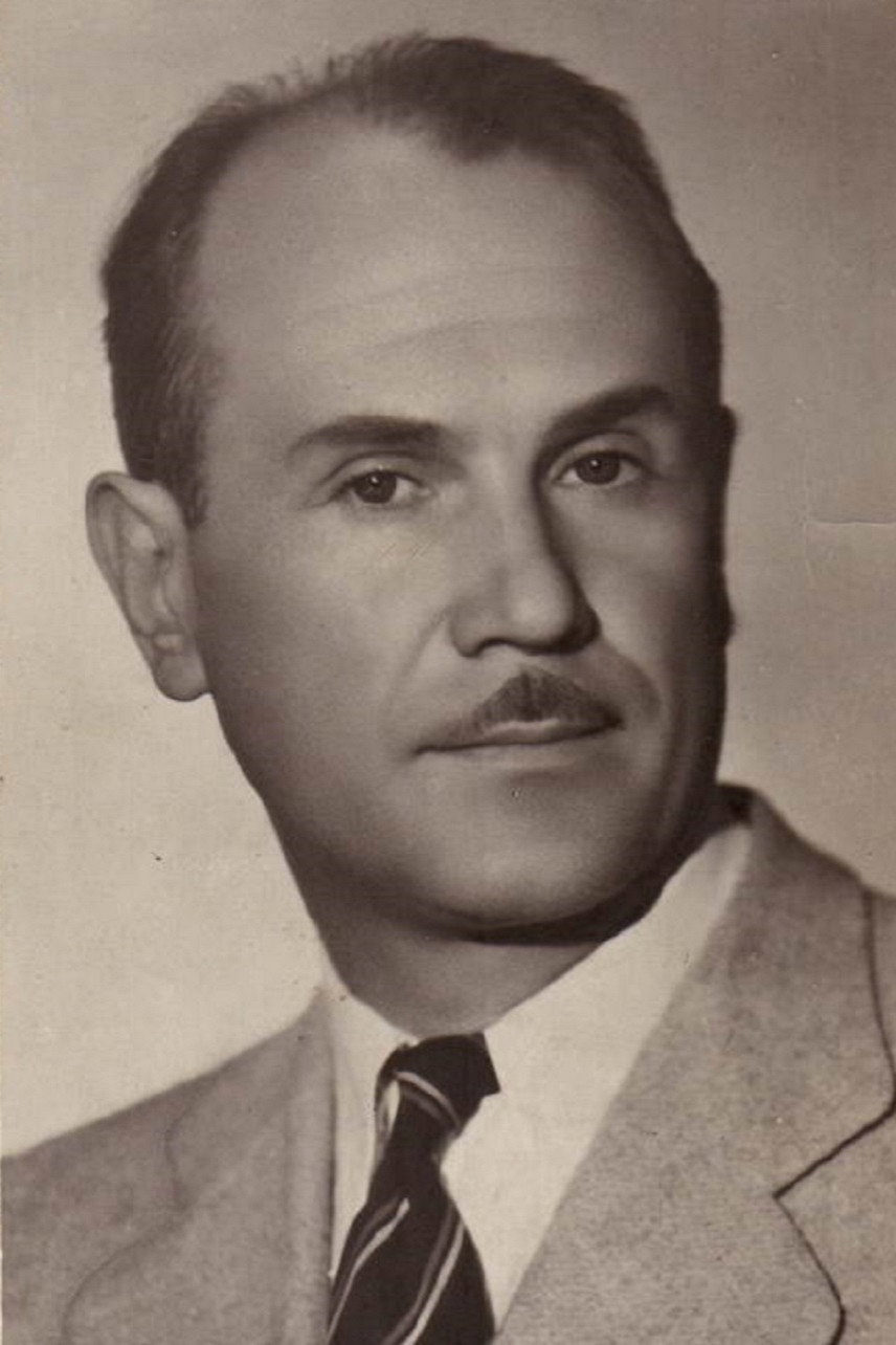 Борис Бабочкин as Pyotr Suslov in Summer Residents