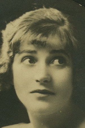 Hilda Bayley as Rosalyn Forbes in Under a Cloud