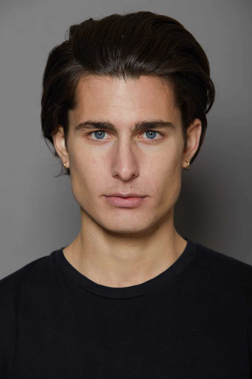 Guido Messina as Alex Gutiérrez in BIA