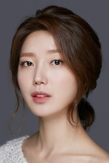 Kim Jung-hwa as Kim Soon-hee in Unsung Heroes