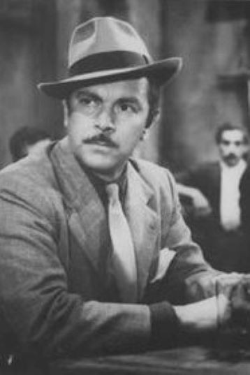 Luis Otero as Turco in Sombras en la frontera