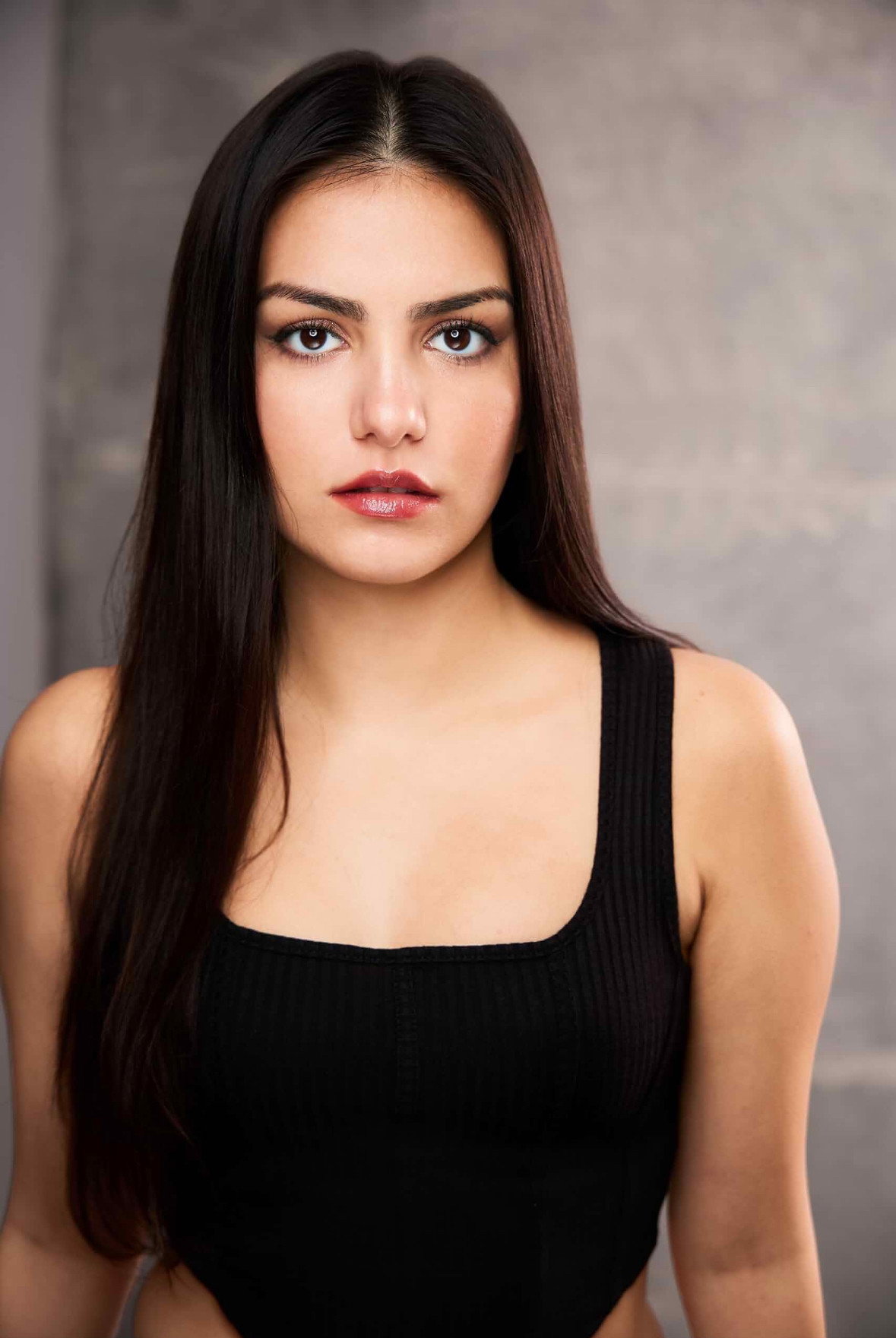 Viridiana Márquez as Student #1 in Heartbreak High: Revenge on My First Love