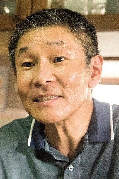 康すおん as Saburo Tajima in Undercurrent