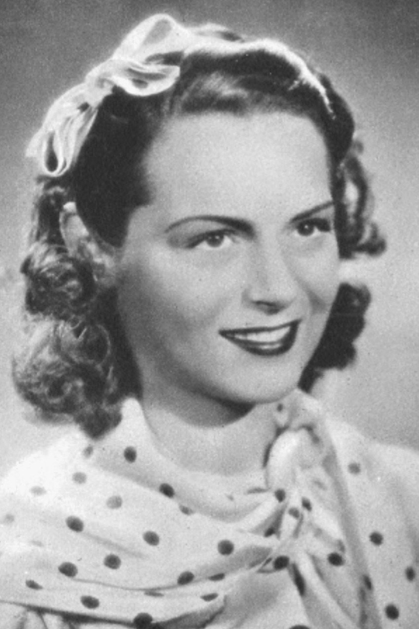 Paola Veneroni as Marianin Travet in The Misery of Mr. Travet