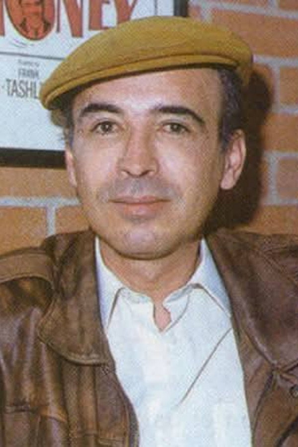Pedro Montoya as Simón Bolívar in Revivamos Nuestra Historia: Jose María Córdova