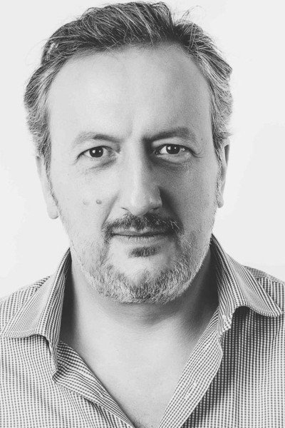 Olivier Massart as Mari de la médecin in Dark Heart of the Forest