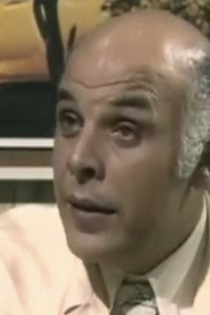 محمود حافظ as رئيس مجلس الادارة in ثلاثة في قطار