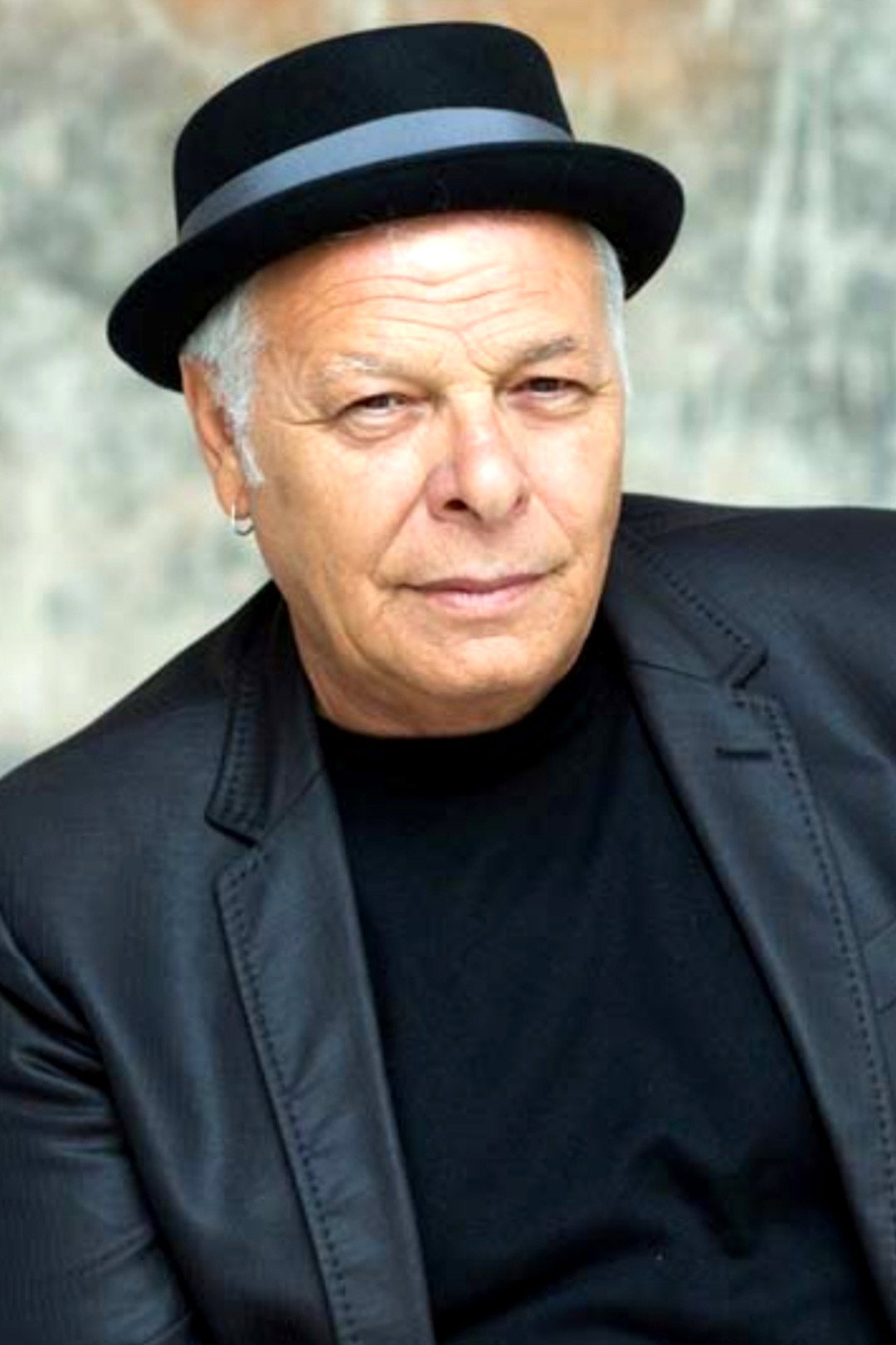 Enzo Gragnianiello as Tassista in Ossan's Love