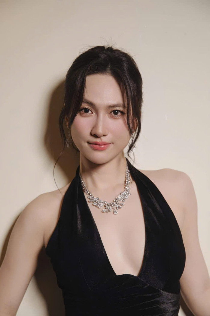 Phương Anh Đào as Nhàn in Glorious Ashes