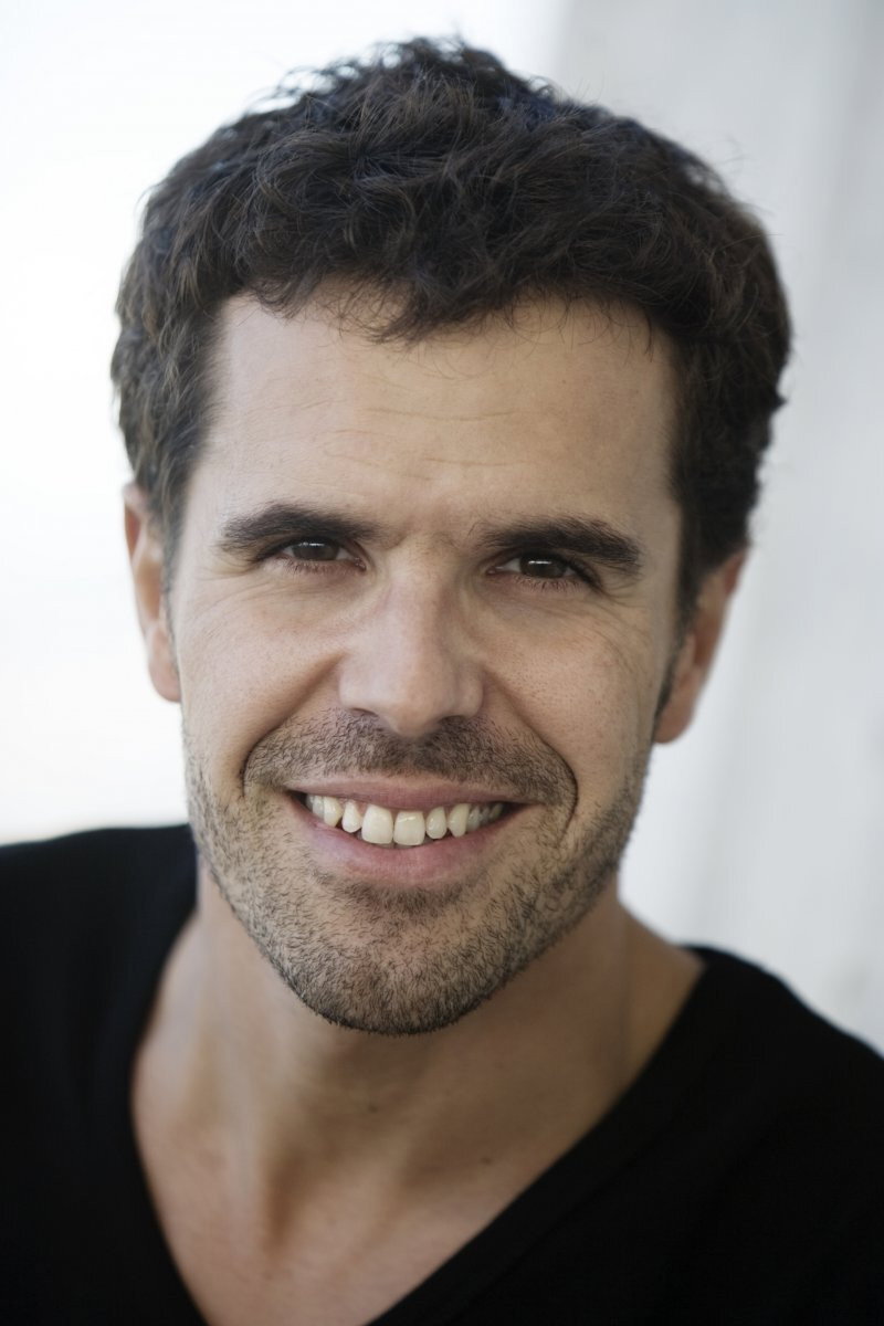 Aleix Albareda as Josep Tarradellas in 14 d'abril. Macià contra Companys