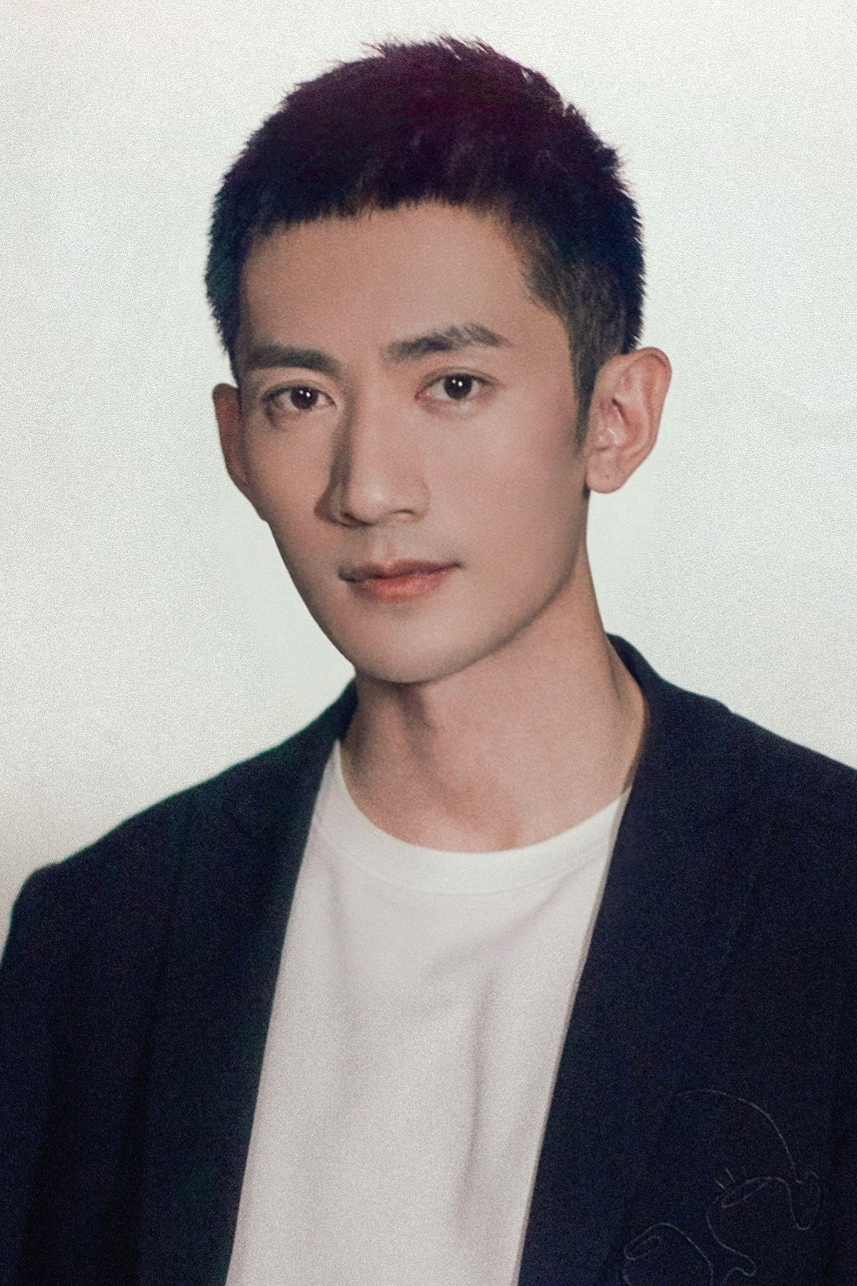 张天阳 as Zhang Zhiping in Our Homeland