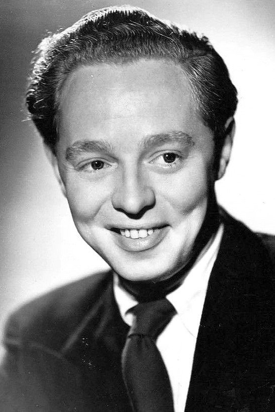 Jimmy Hanley as Patrick, the bartender in The Lost Continent