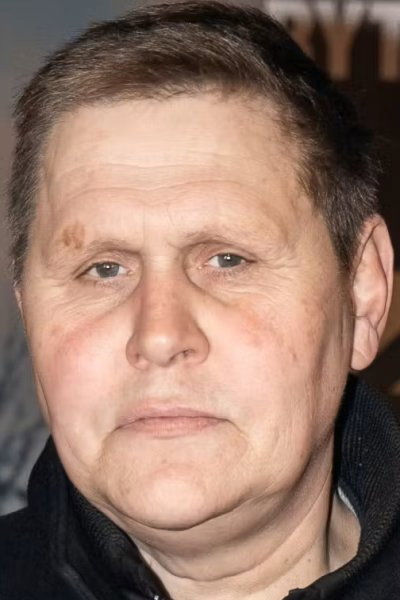 Henrik Noél Olesen as Father in Anna