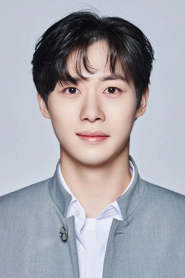 杨钧 as Fan Shitao in Rock and Peking Opera