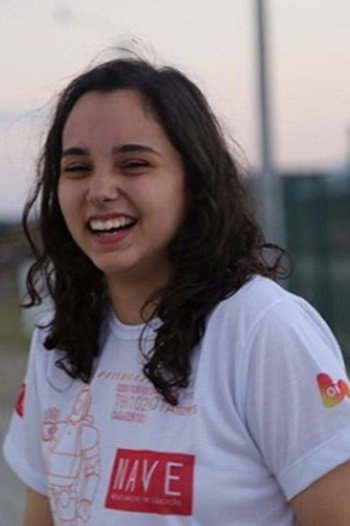 Isabela Vasconcelos as Manu in Verdadeiras Amigas