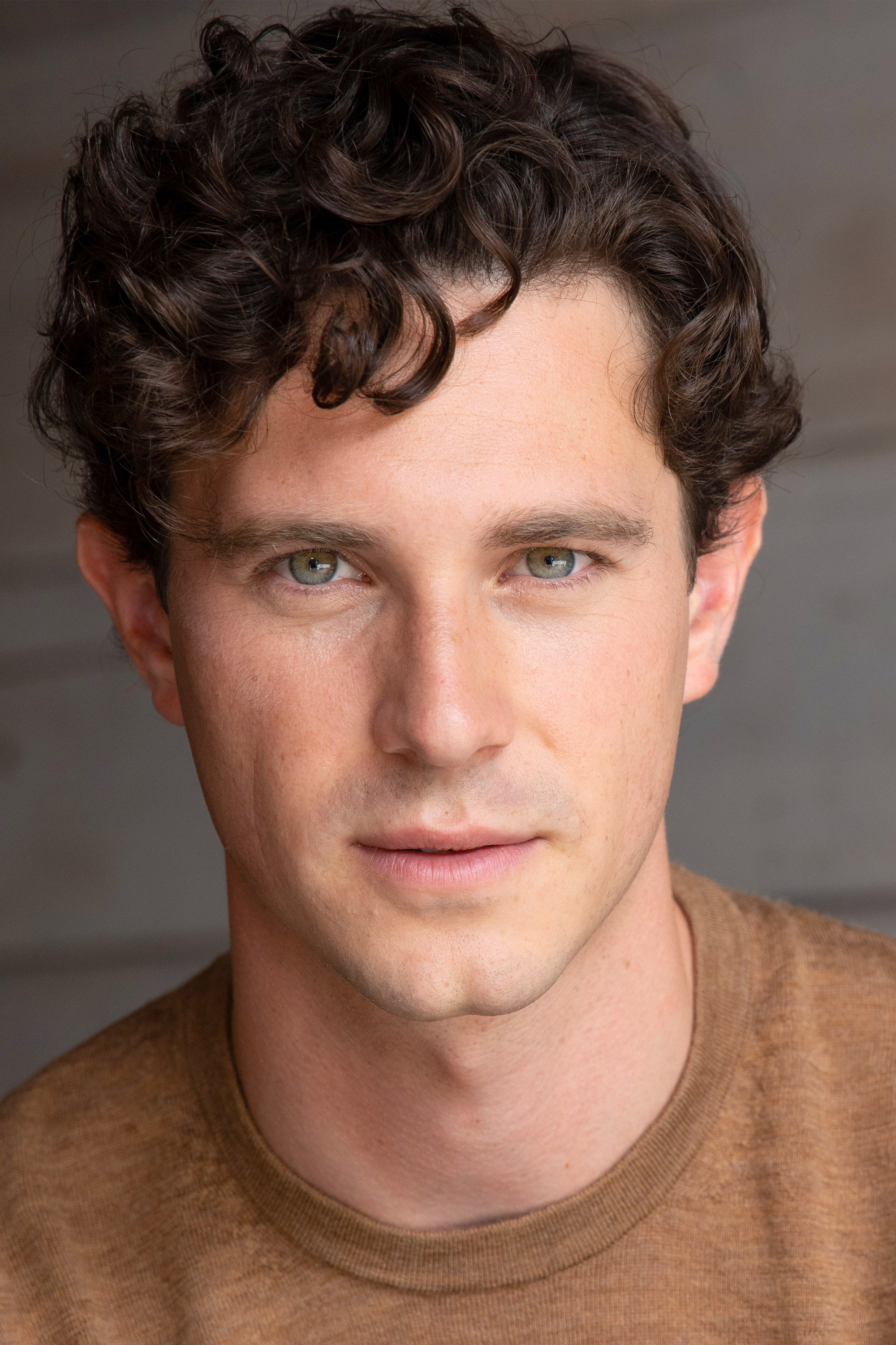 Lior Selve as Oliver in Christmas at Mistletoe Manor