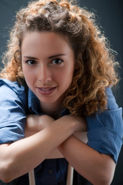 Daphna Thier as Ava Shaw in Tomorrow Ever After