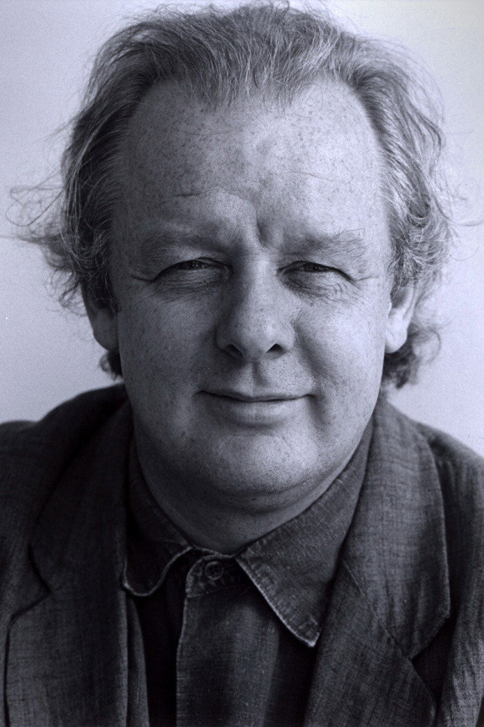 Jim Sheridan as le prêtre in Moll Flanders